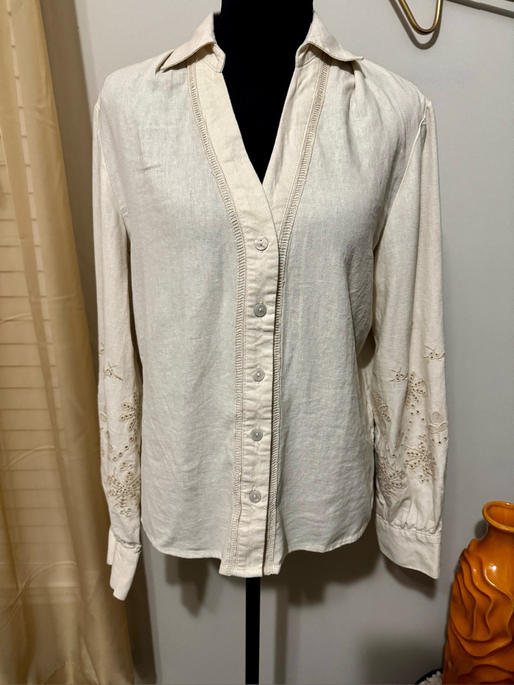 Tahari Cream Button-Front Embroidered Sleeve Blouse